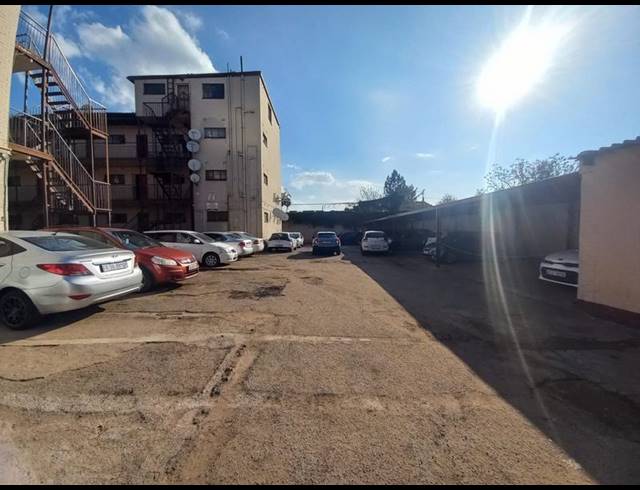 1 BEDROOM APARTMENT FOR SALE IN PRETORIA WEST